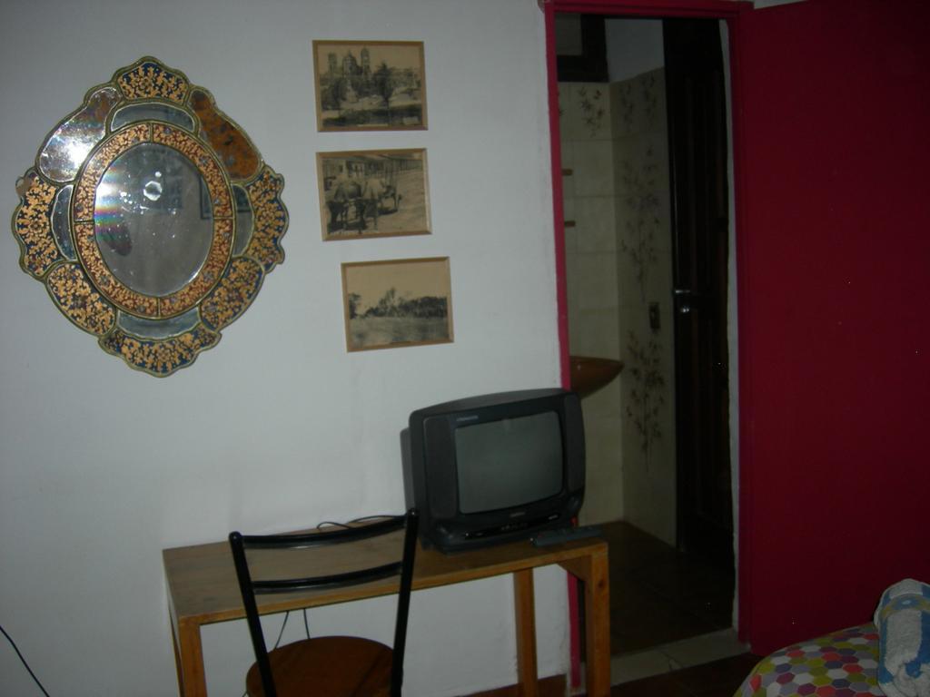 Hostal Los Aventureros Santa Cruz de La Sierra Bilik gambar