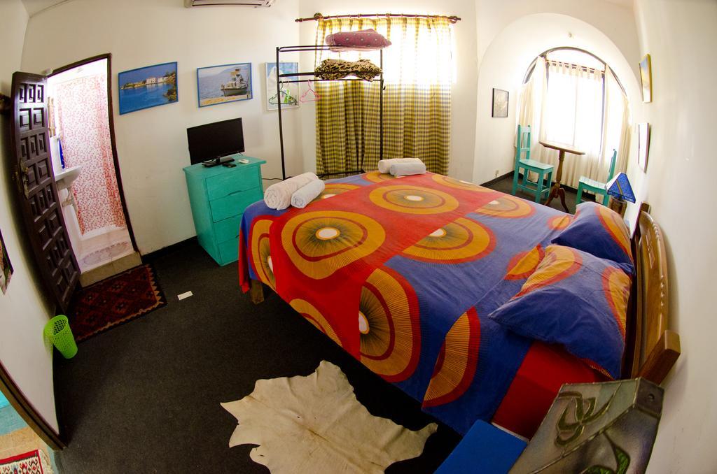 Hostal Los Aventureros Santa Cruz de La Sierra Bilik gambar